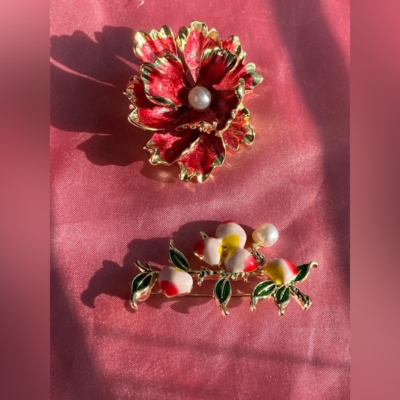 Genuine Freshwater Pearl Floral Brooch Set - Picture 2 of 5